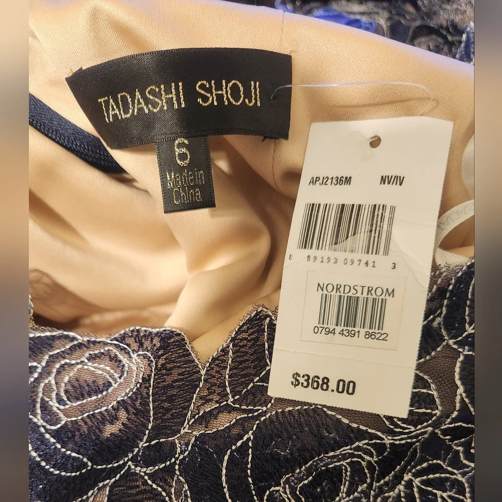 Tadashi Shoji Rose Motif Sheath Dress. Navy Size 6. NWT - Picture 3 of 7